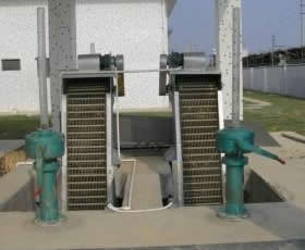 循環式齒耙格柵除污機